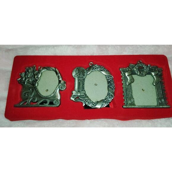 Christmas Holiday Frames Set Of 3  Vintage Silver Tone - Picture 2 of 4